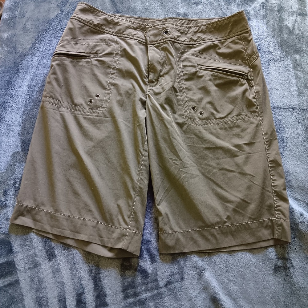 ATHLETA‎ Kick It Cargo Bermuda Shorts Women's Size 6 Brown Outdoor Hiking 739413